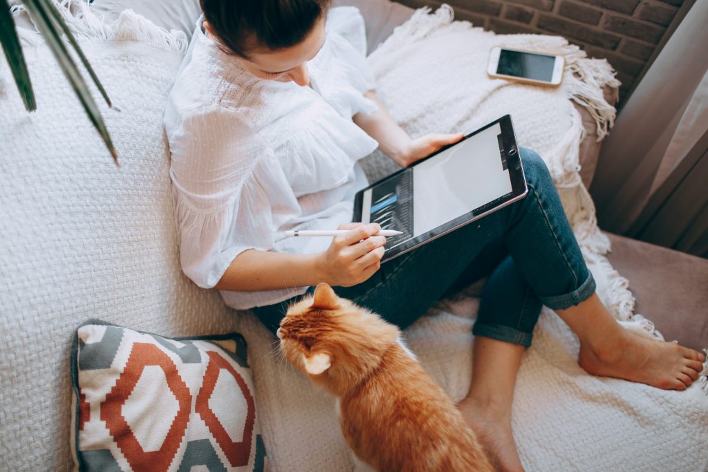 https://unsplash.com/photos/woman-in-white-long-sleeve-shirt-and-blue-denim-shorts-sitting-on-bed-using-tablet-computer-RgPQNvoIcdg?utm_content=creditShareLink&utm_medium=referral&utm_source=unsplash